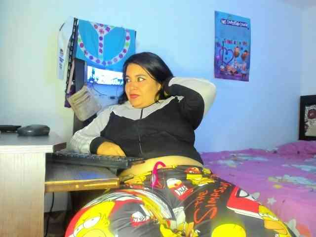 yournaughtyandsexyprince webcam