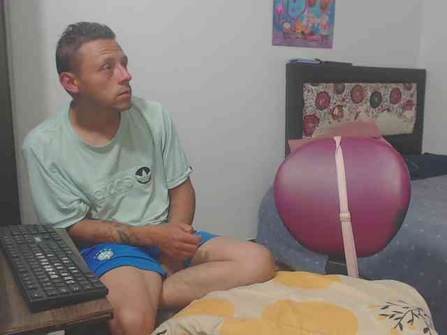 yournaughtyandsexyprince webcam