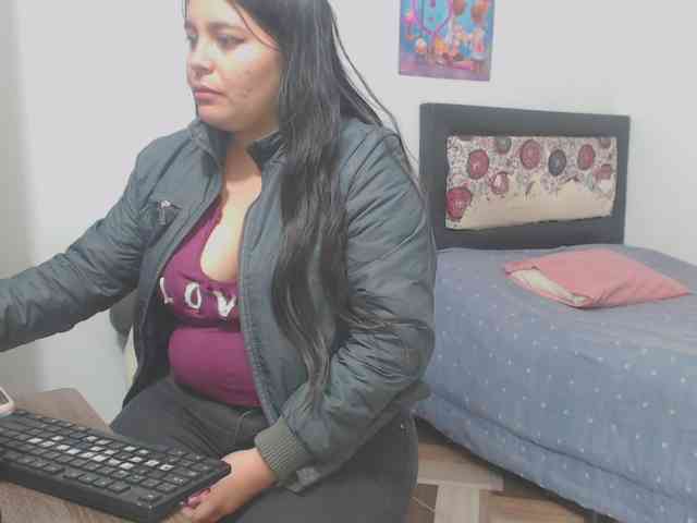 yournaughtyandsexyprince webcam