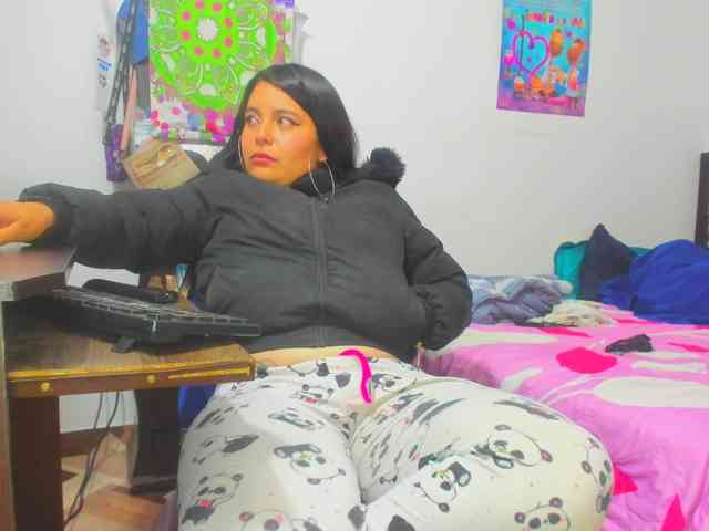 yournaughtyandsexyprince webcam