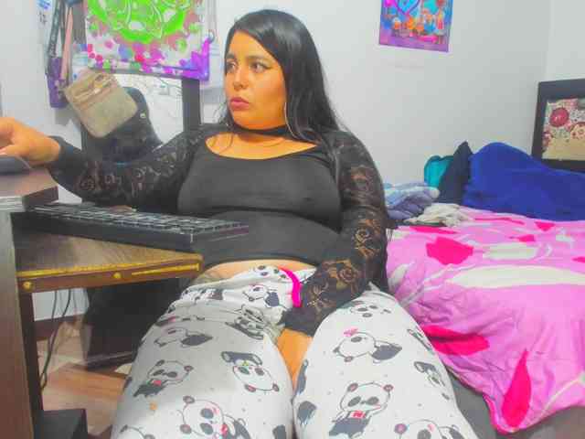 yournaughtyandsexyprince webcam