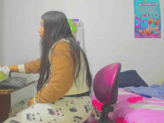 yournaughtyandsexyprince webcam