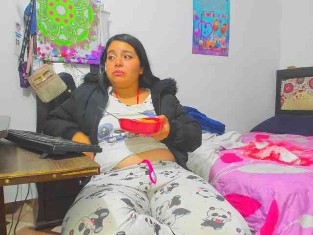 yournaughtyandsexyprince webcam