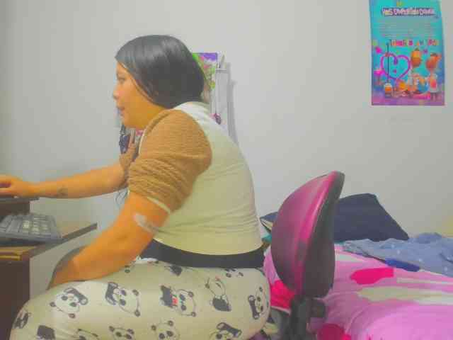 yournaughtyandsexyprince webcam