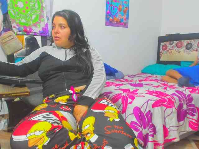 yournaughtyandsexyprince webcam