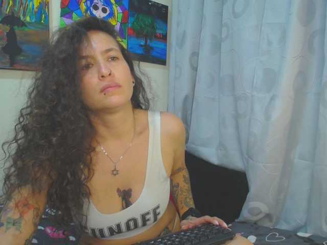 leyla-hot's BongaCams show and profile