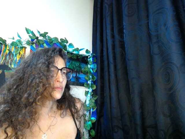 leyla-hot's BongaCams show and profile