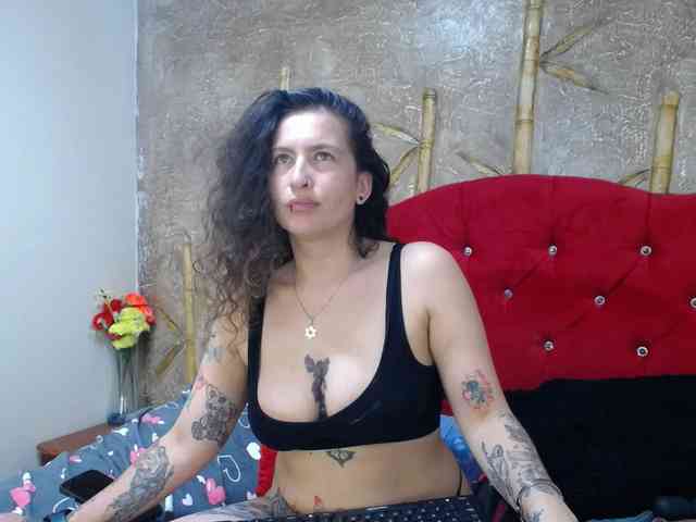 leyla-hot