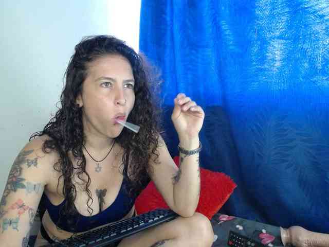 leyla-hot webcam
