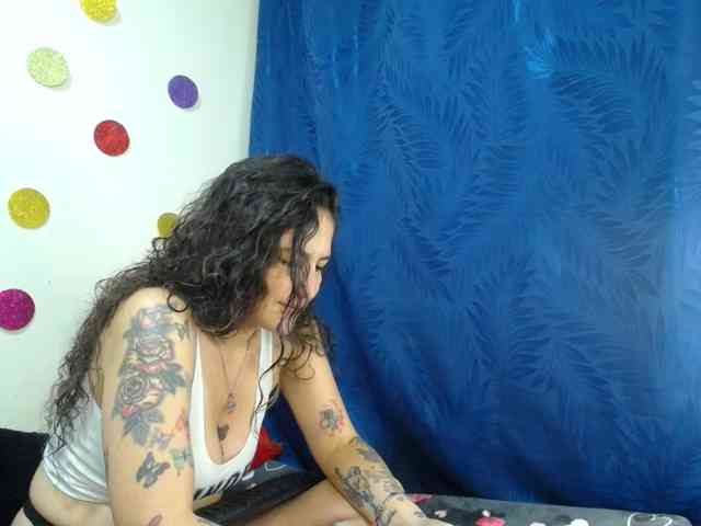 leyla-hot webcam