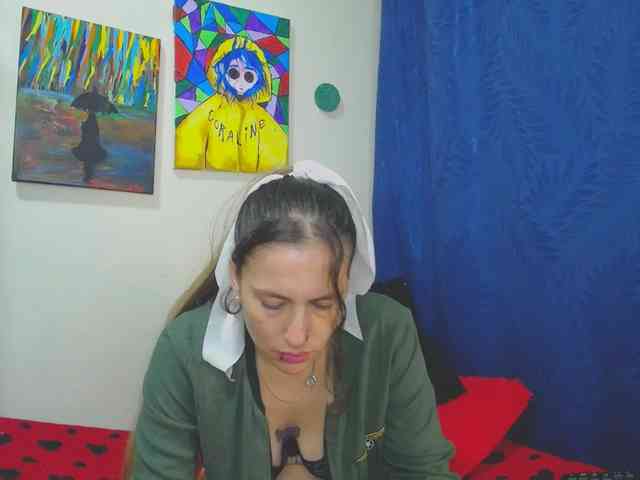leyla-hot webcam