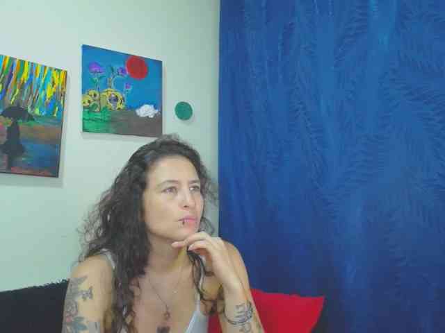 leyla-hot webcam