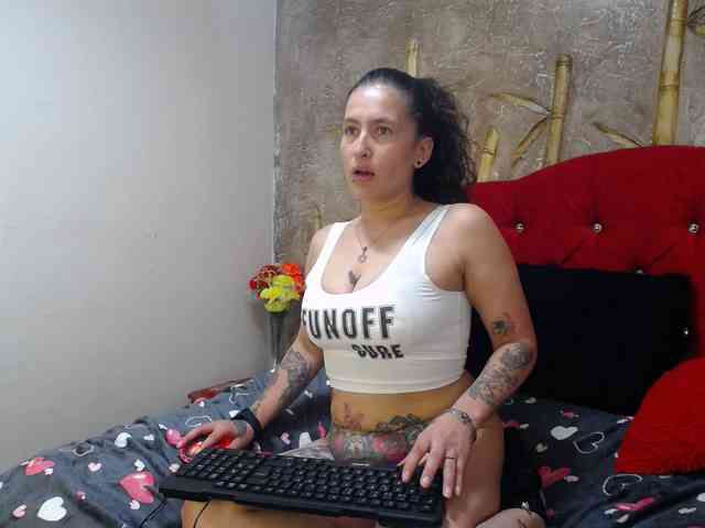leyla-hot webcam