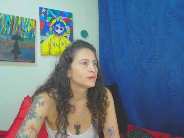 leyla-hot webcam