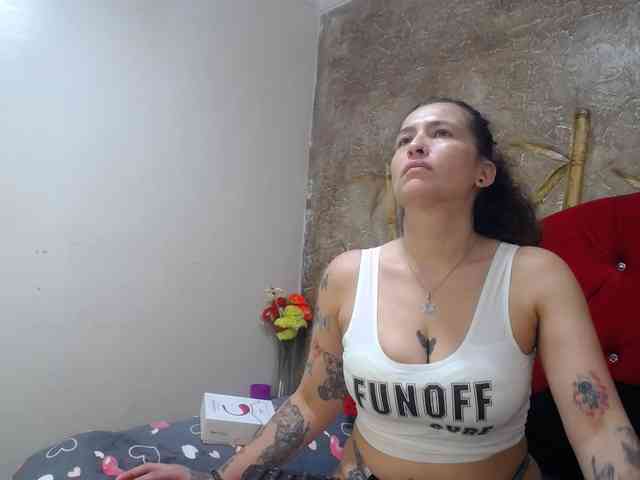 leyla-hot webcam