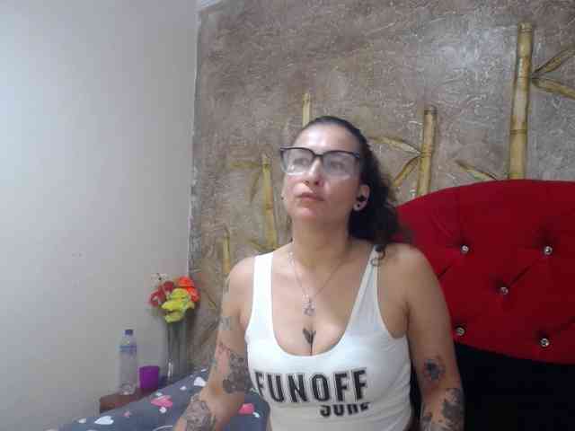 leyla-hot webcam