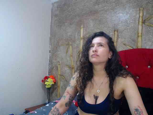 leyla-hot webcam