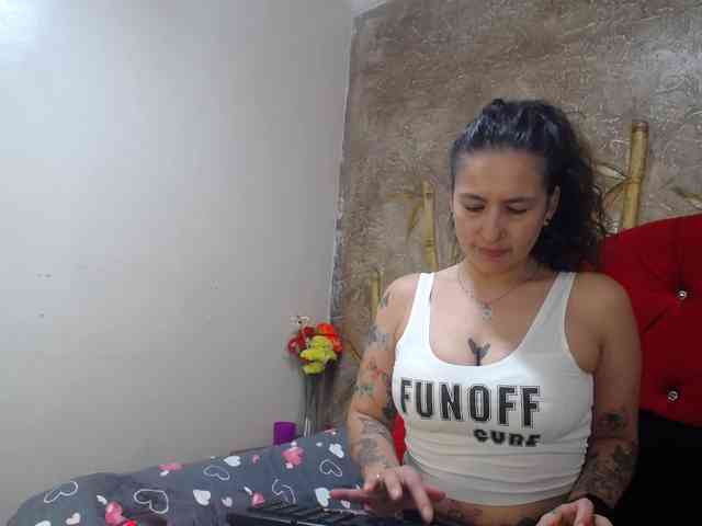 leyla-hot webcam