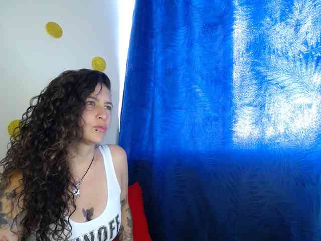 leyla-hot webcam