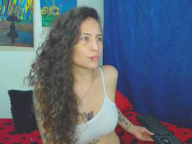 leyla-hot webcam