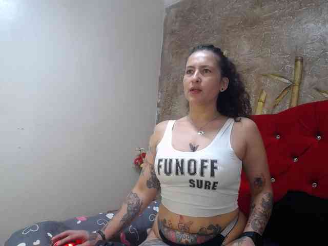 leyla-hot webcam