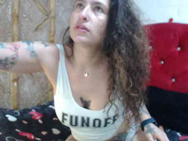 leyla-hot