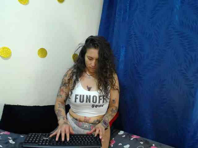 leyla-hot webcam