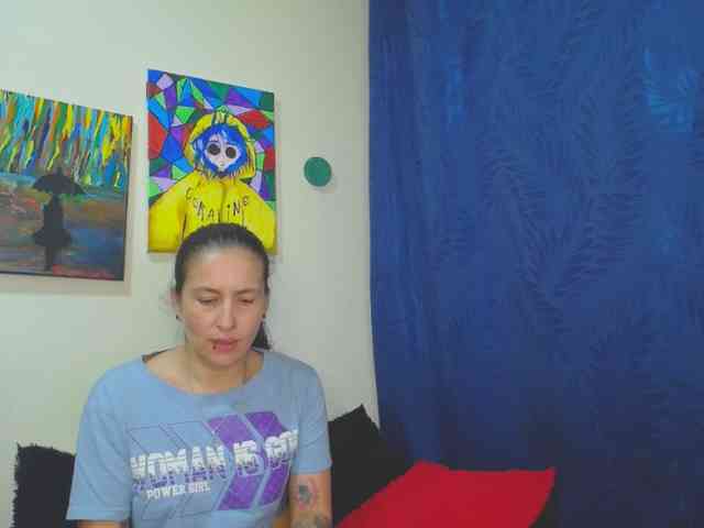 leyla-hot webcam