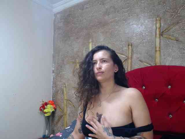 leyla-hot webcam