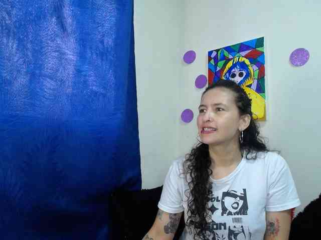 leyla-hot webcam