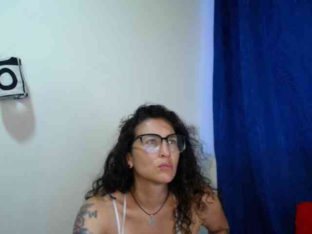 leyla-hot webcam
