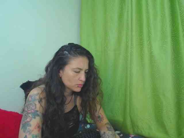 leyla-hot webcam
