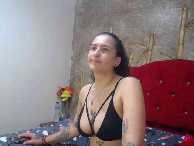 leyla-hot webcam