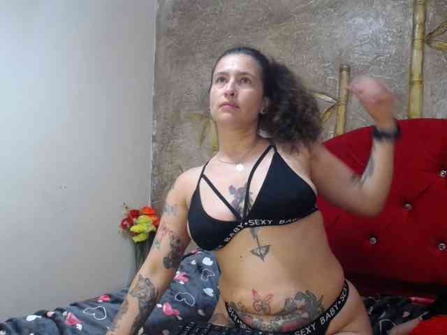 leyla-hot webcam