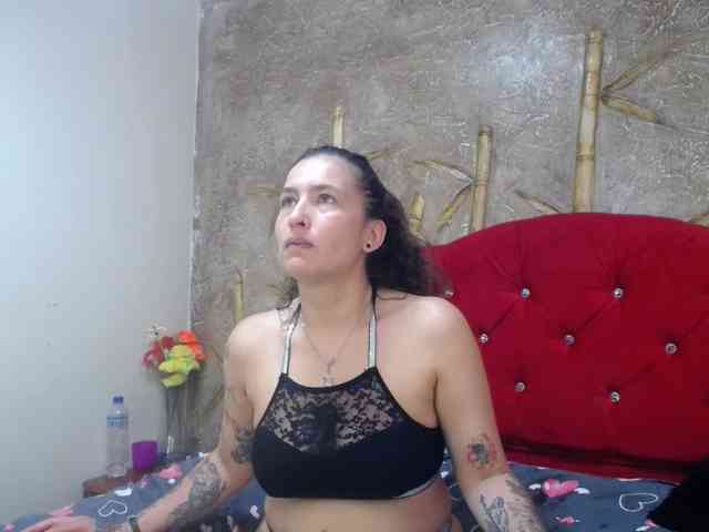 leyla-hot webcam