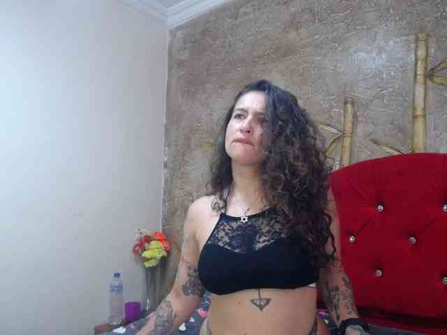 leyla-hot webcam