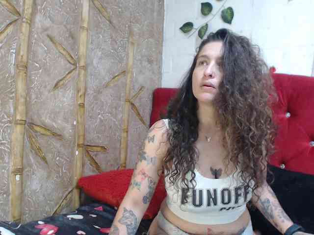 leyla-hot