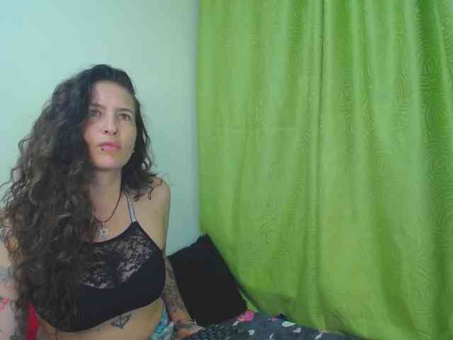 leyla-hot webcam