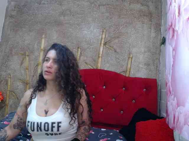 leyla-hot webcam