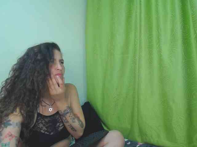 leyla-hot webcam