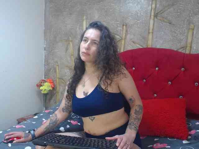 leyla-hot webcam
