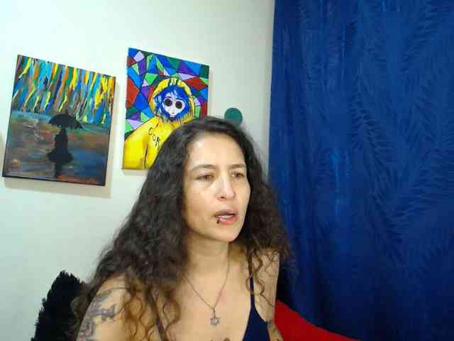 leyla-hot webcam