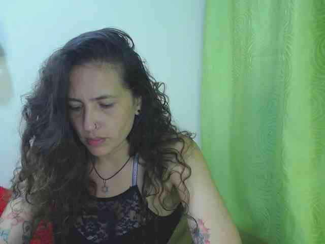 leyla-hot webcam