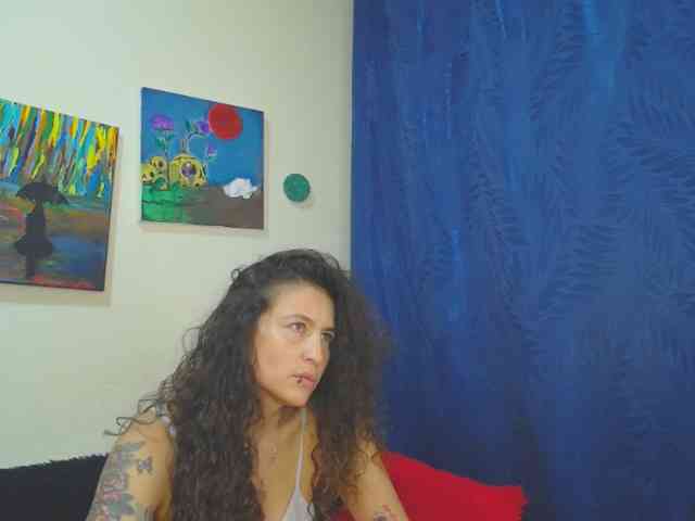 leyla-hot webcam