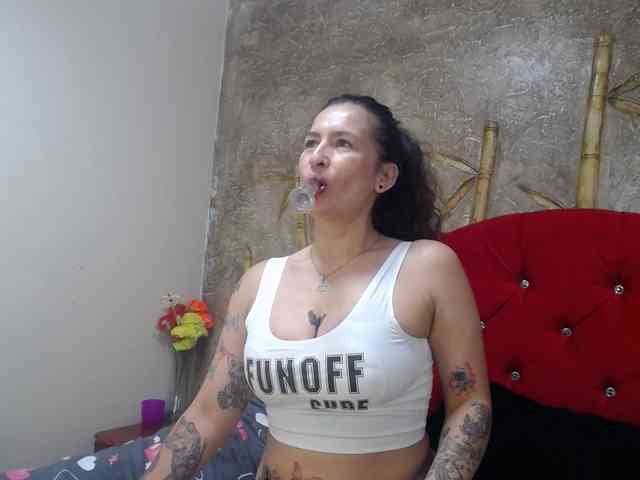 leyla-hot webcam