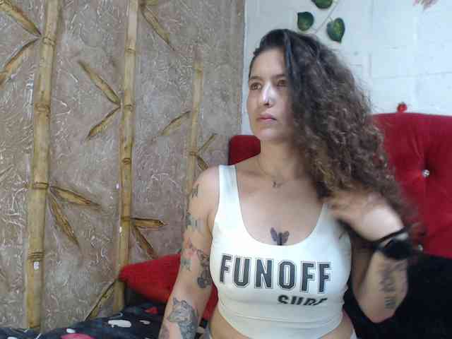 leyla-hot webcam