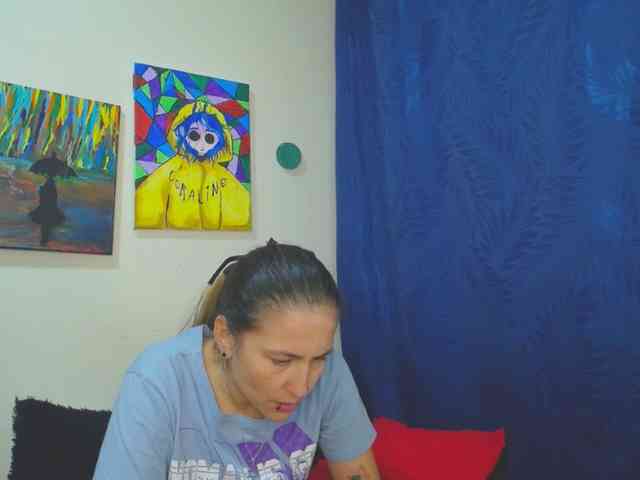 leyla-hot webcam