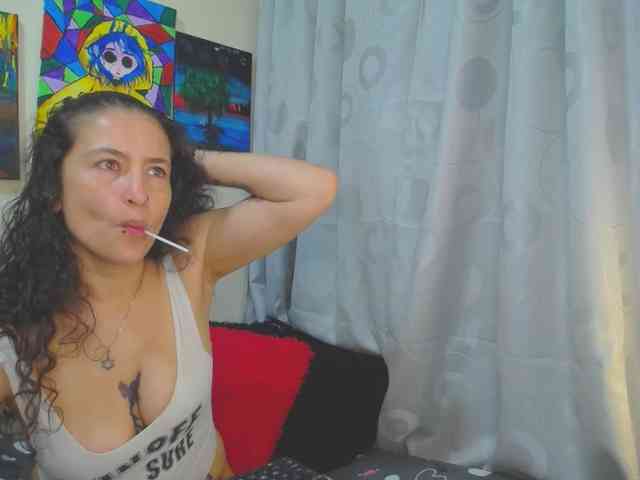 leyla-hot Live Webcam on BongaCams