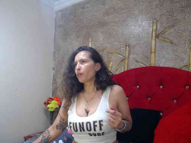 leyla-hot webcam
