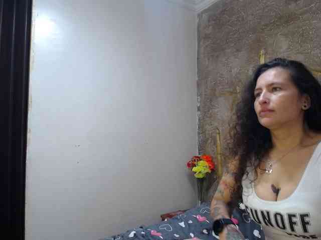 leyla-hot webcam
